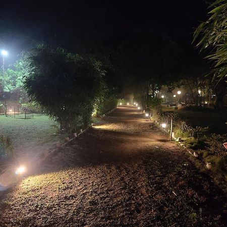Pench Tiger Trails Resort Khawāsa Eksteriør bilde