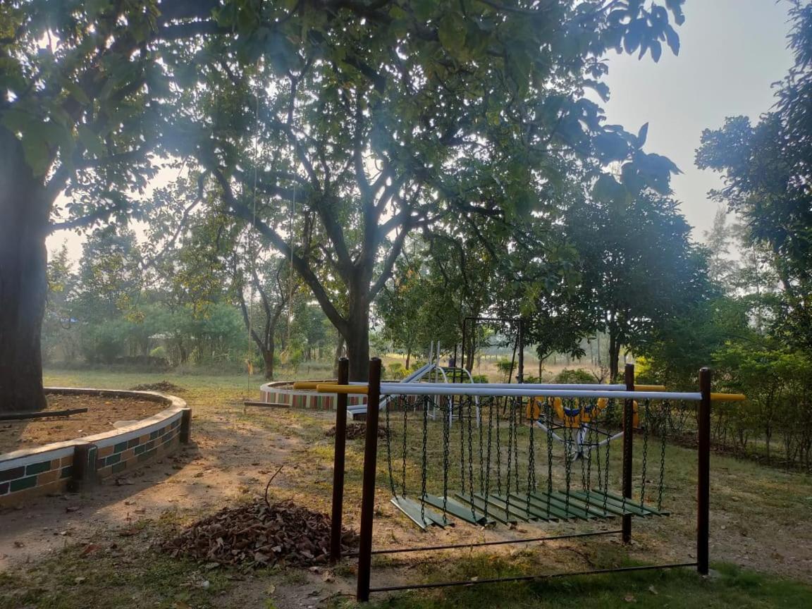 Pench Tiger Trails Resort Khawāsa Eksteriør bilde